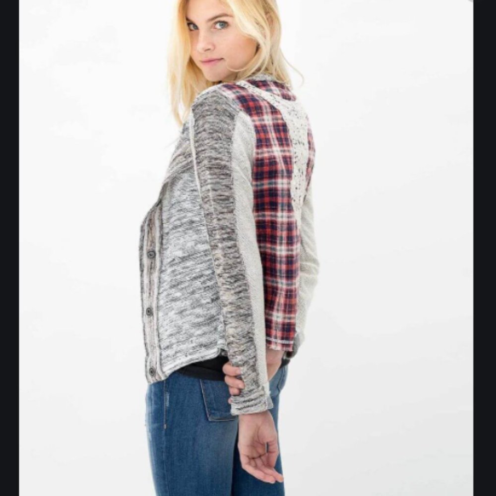 Gimmicks by BKE Snap Front Knit Cardigan Sweater S